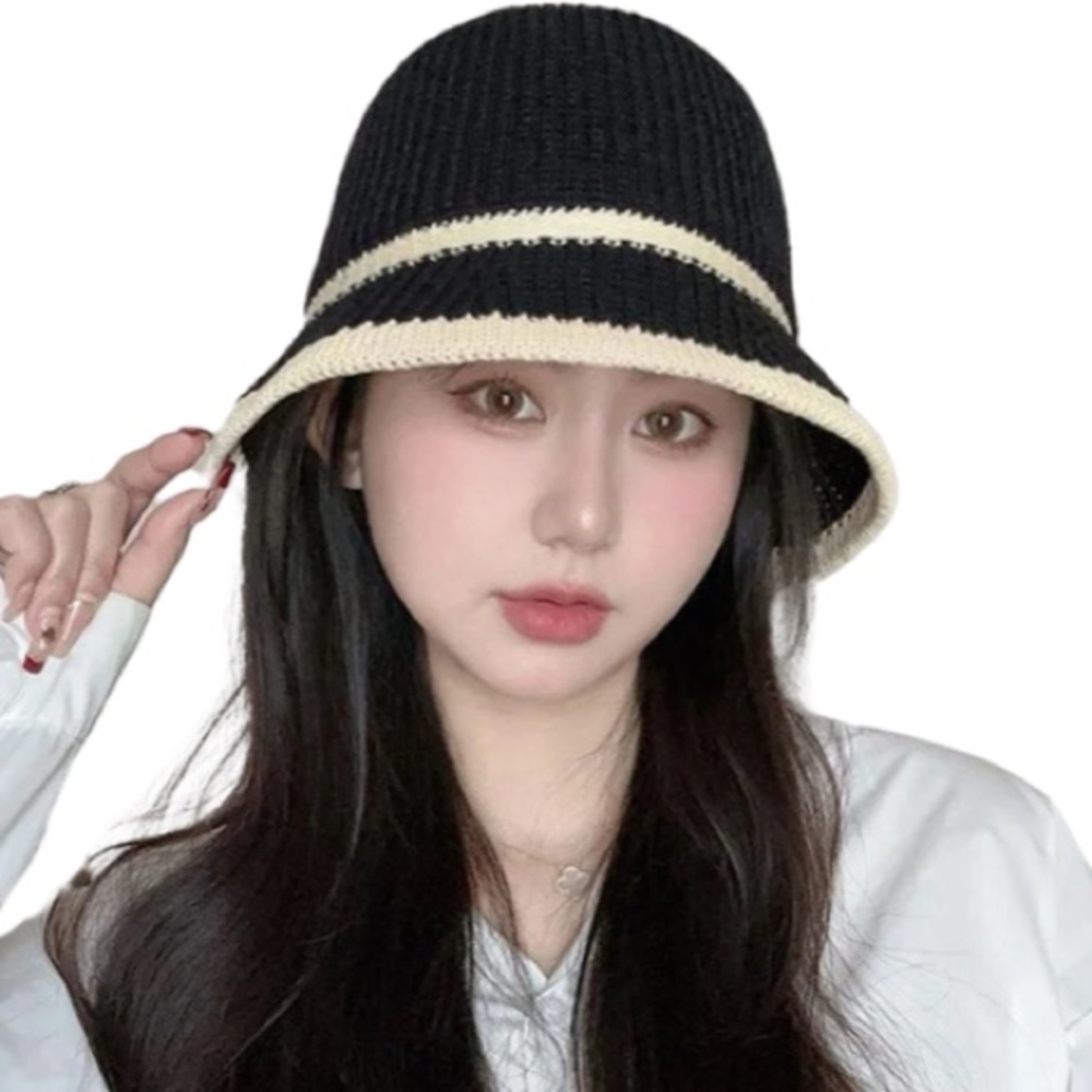 Vintage Inspired Black and Cream Women's Hat - Picture 3 of 4